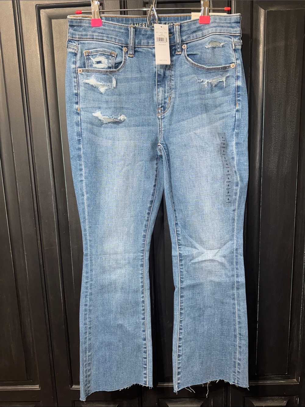 NWTAmerican Eagle High Rise Skinny Kick Crop Light Distressed Jeans -6 short